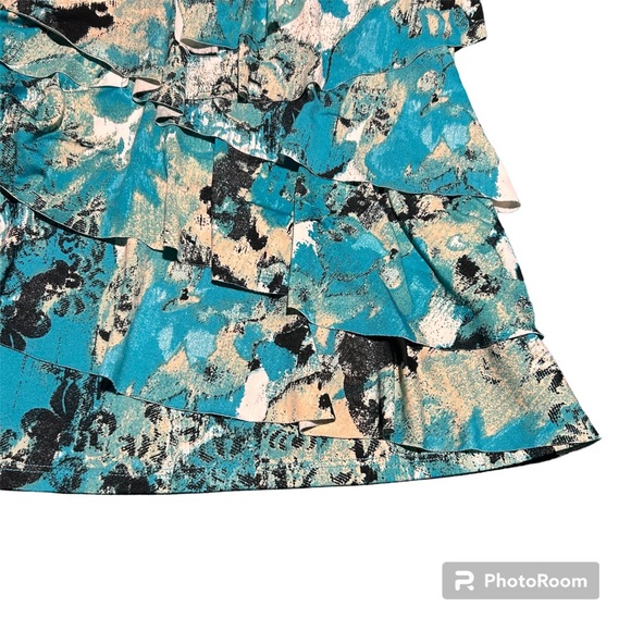 ✨3/$20✨ Denver Hayes Women’s Patterned Sleeveless Ruffled Top - Picture 5 of 7